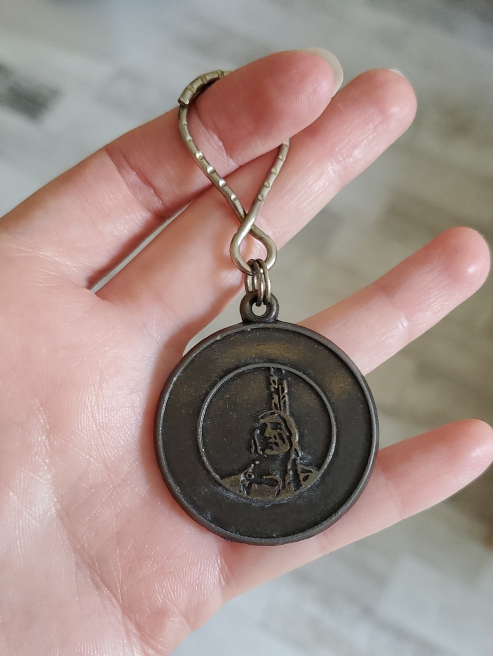 90s Vintage Metal Brass-Tone Round Keychain with Native American Chief